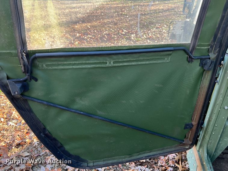 image for item JU9798 Am General M998 HMMWV  SUV