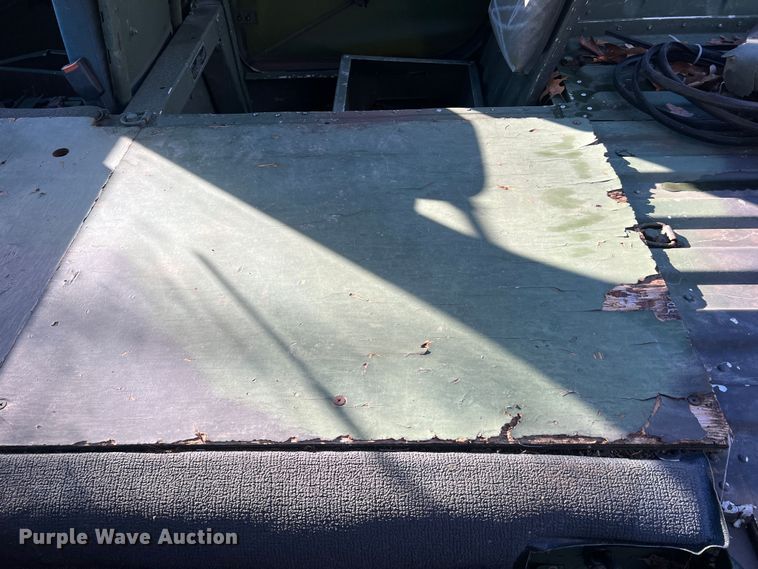 image for item JU9798 Am General M998 HMMWV  SUV