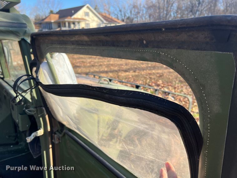 image for item JU9798 Am General M998 HMMWV  SUV