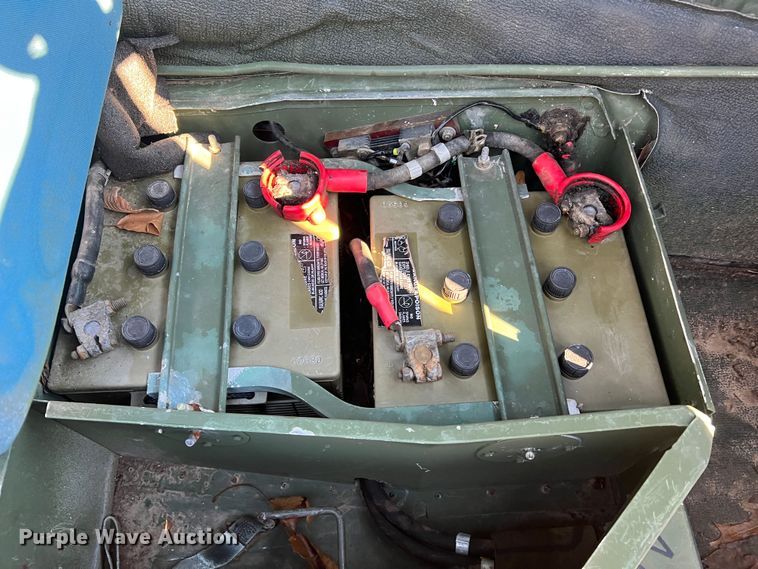 image for item JU9798 Am General M998 HMMWV  SUV