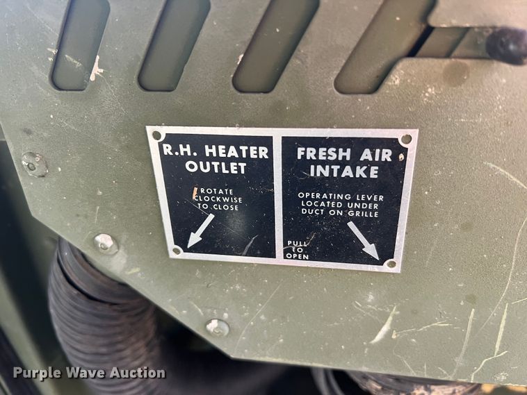 image for item JU9798 Am General M998 HMMWV  SUV