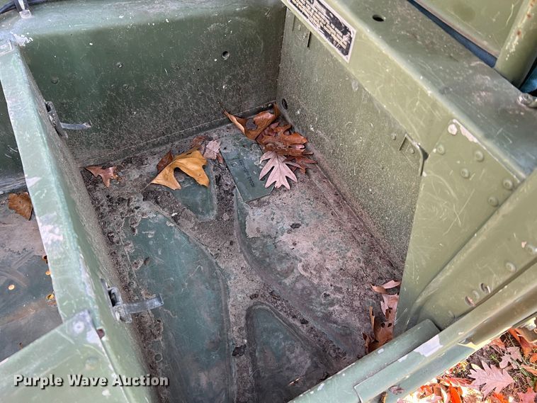 image for item JU9798 Am General M998 HMMWV  SUV