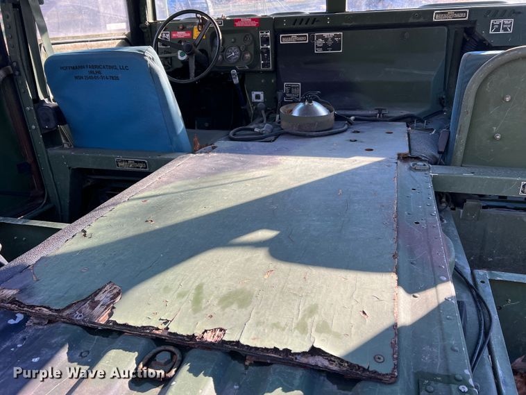 image for item JU9798 Am General M998 HMMWV  SUV