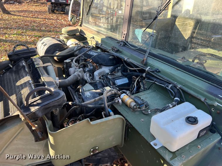 image for item JU9798 Am General M998 HMMWV  SUV