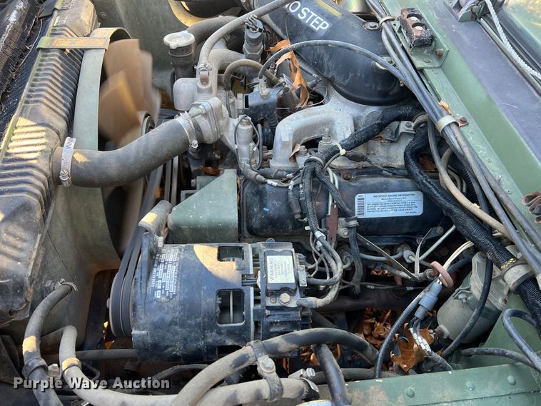 image for item JU9798 Am General M998 HMMWV  SUV