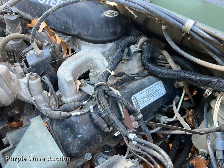 image for item JU9798 Am General M998 HMMWV  SUV