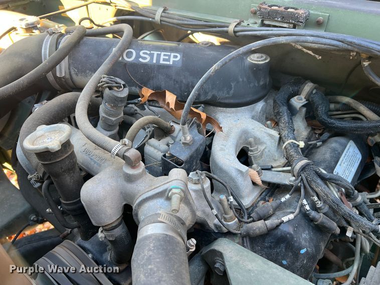 image for item JU9798 Am General M998 HMMWV  SUV