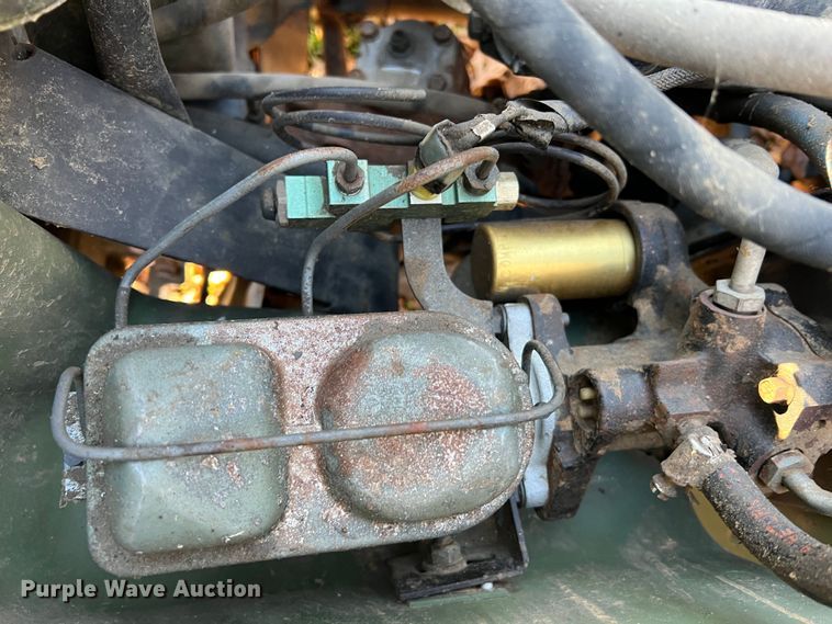 image for item JU9798 Am General M998 HMMWV  SUV