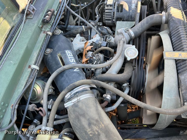 image for item JU9798 Am General M998 HMMWV  SUV