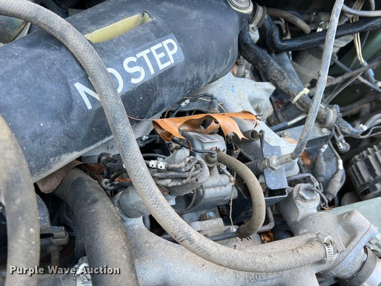 image for item JU9798 Am General M998 HMMWV  SUV