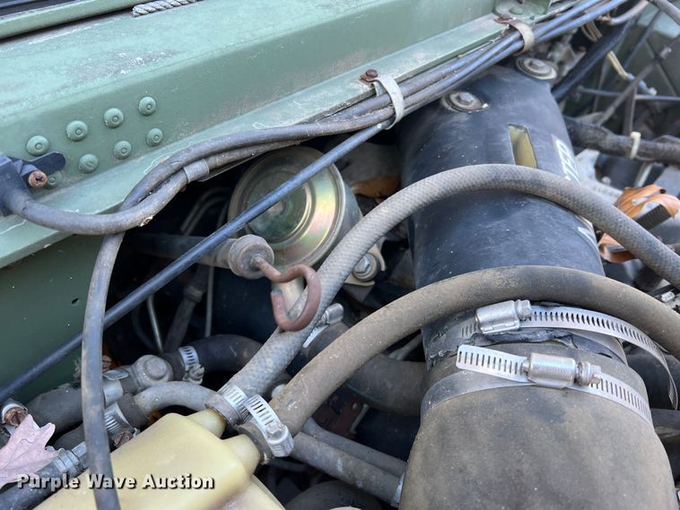 image for item JU9798 Am General M998 HMMWV  SUV