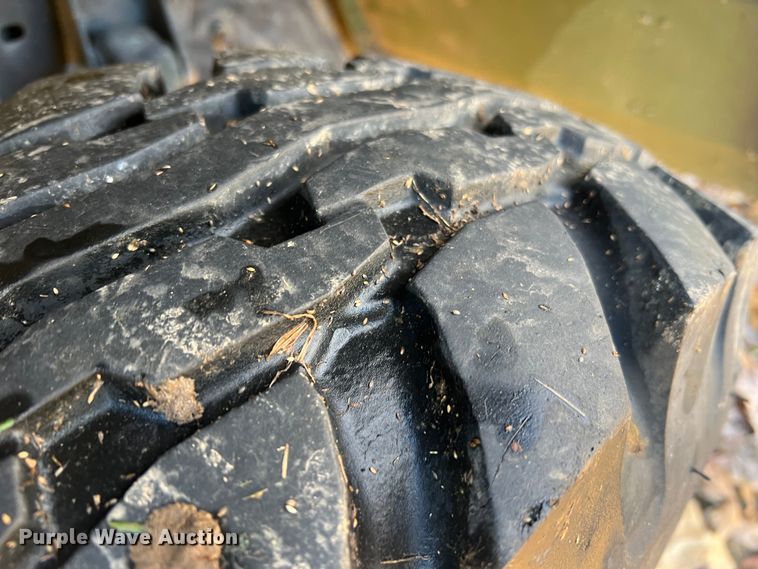 image for item JU9798 Am General M998 HMMWV  SUV