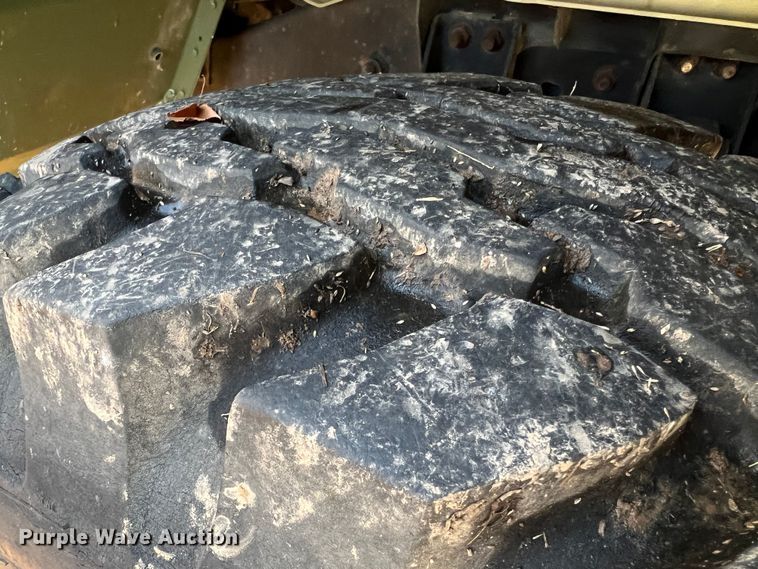 image for item JU9798 Am General M998 HMMWV  SUV