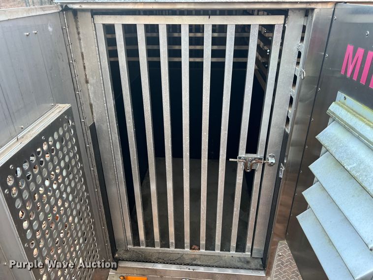 image for item JU9799 2014 Jackson Creek SST4  K-9 trailer