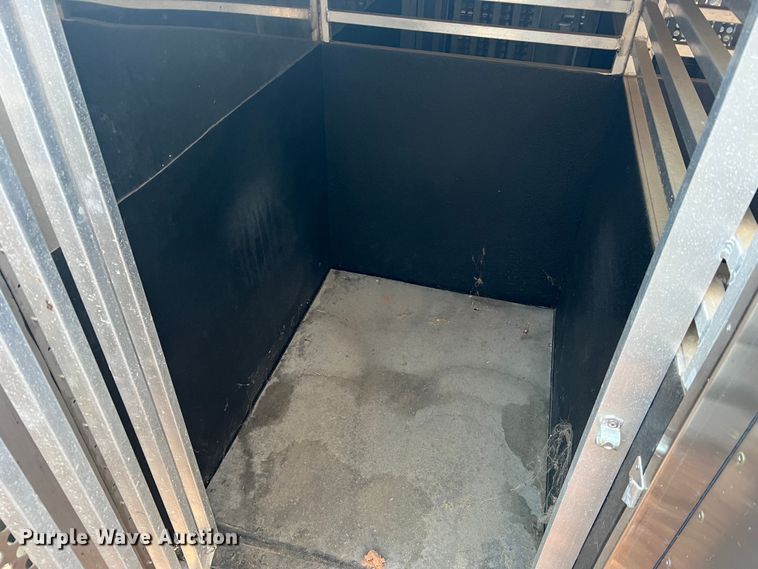 image for item JU9799 2014 Jackson Creek SST4  K-9 trailer