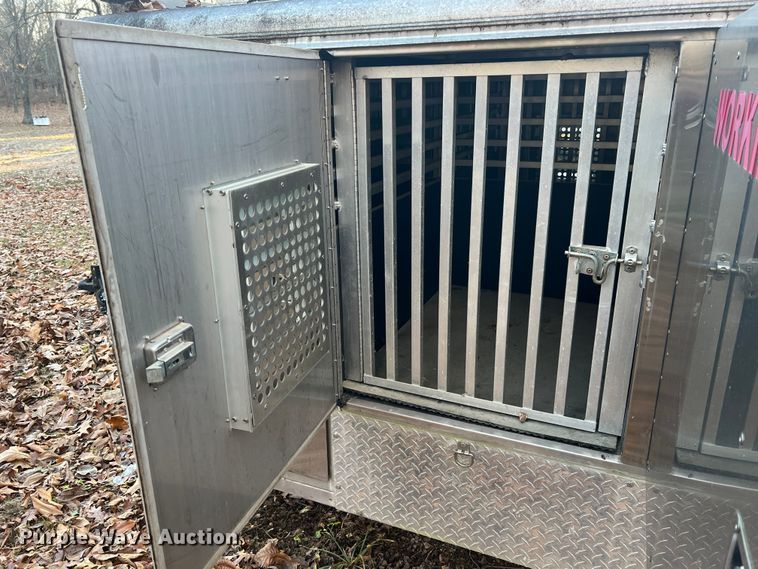 image for item JU9799 2014 Jackson Creek SST4  K-9 trailer