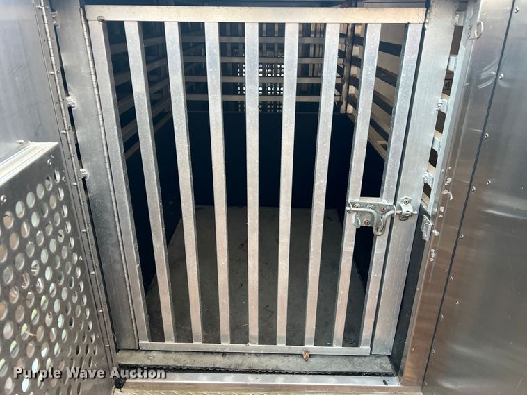 image for item JU9799 2014 Jackson Creek SST4  K-9 trailer