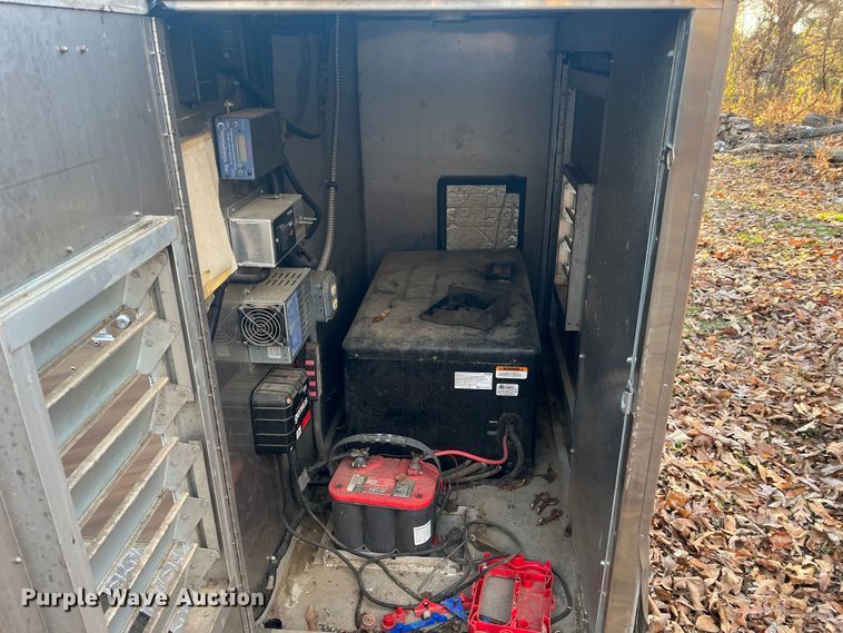 image for item JU9799 2014 Jackson Creek SST4  K-9 trailer