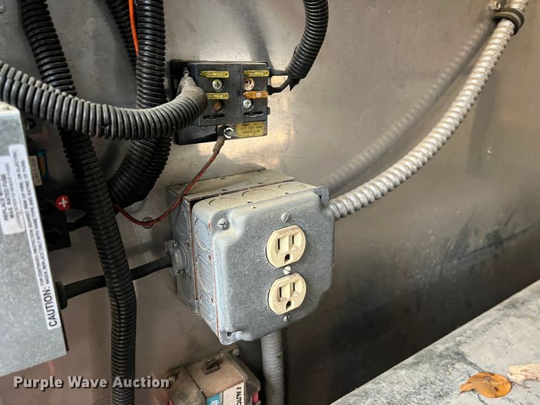 image for item JU9799 2014 Jackson Creek SST4  K-9 trailer