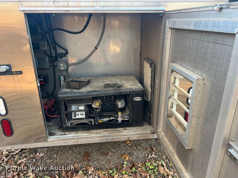 image for item JU9799 2014 Jackson Creek SST4  K-9 trailer