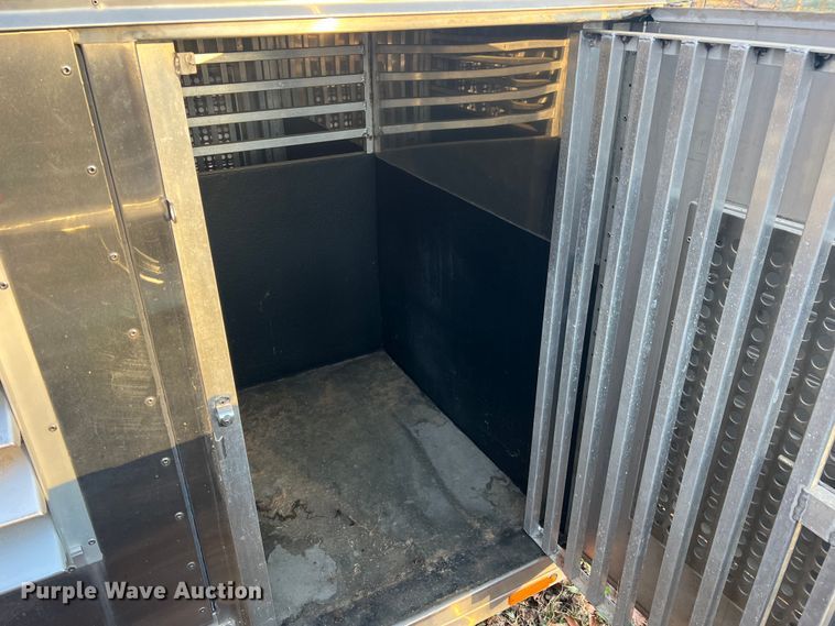 image for item JU9799 2014 Jackson Creek SST4  K-9 trailer