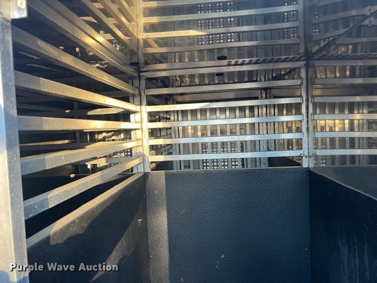 image for item JU9799 2014 Jackson Creek SST4  K-9 trailer