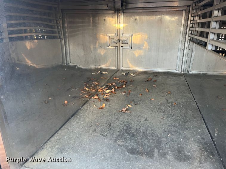 image for item JU9799 2014 Jackson Creek SST4  K-9 trailer