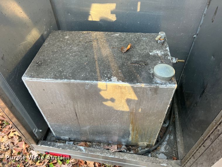 image for item JU9799 2014 Jackson Creek SST4  K-9 trailer