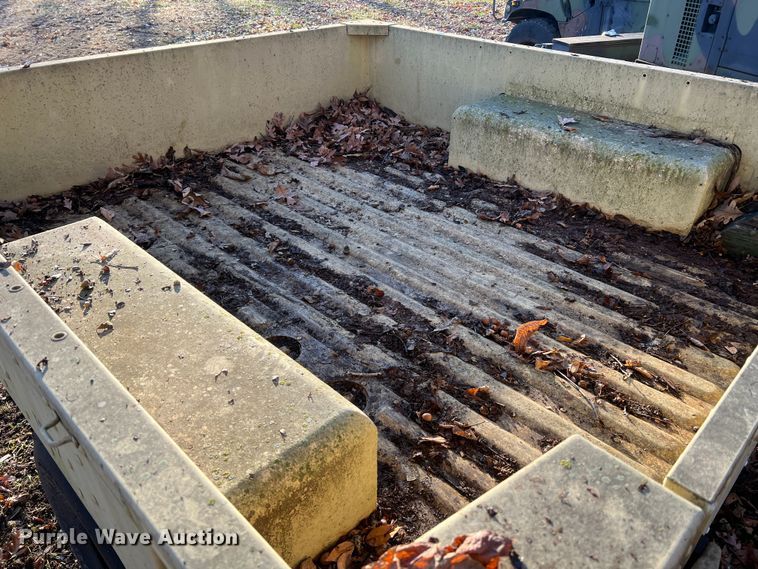 image for item JU9802 US Army M1101  utility trailer