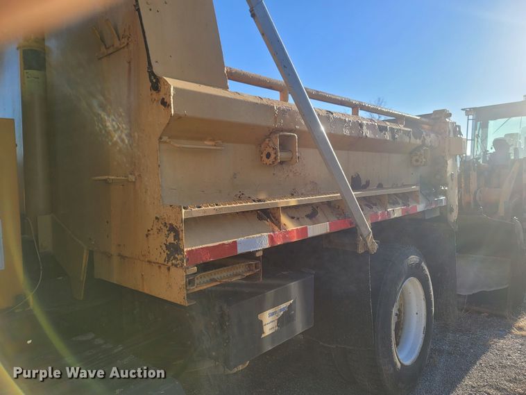 image for item JU9804 2005 International 7400  dump truck