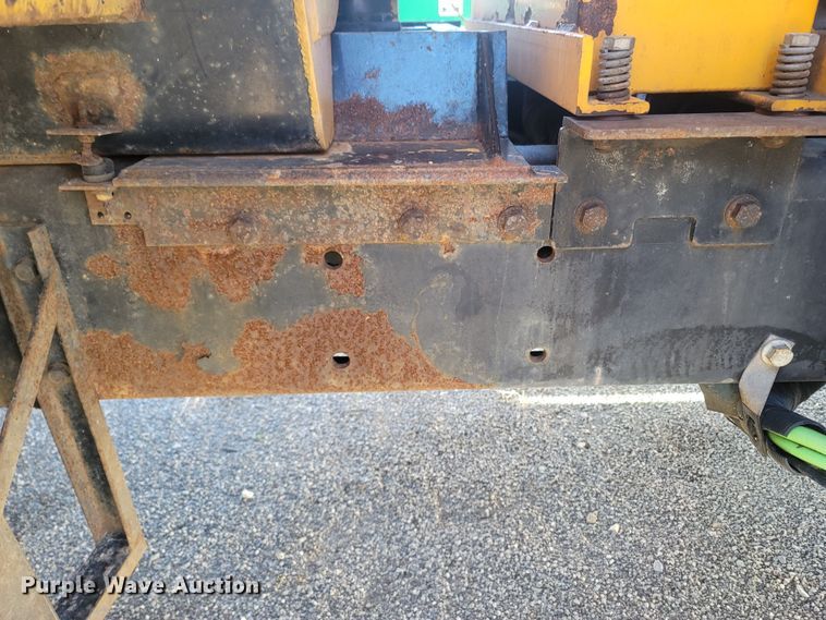 image for item JU9804 2005 International 7400  dump truck