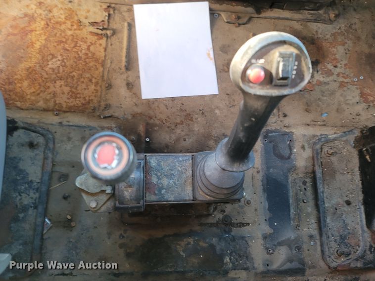 image for item JU9804 2005 International 7400  dump truck