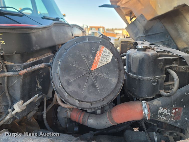 image for item JU9804 2005 International 7400  dump truck