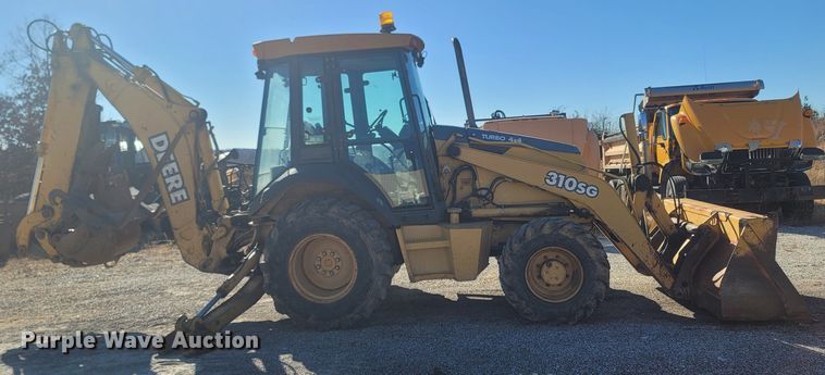 image for item JU9806 2002 John Deere 310SG  backhoe