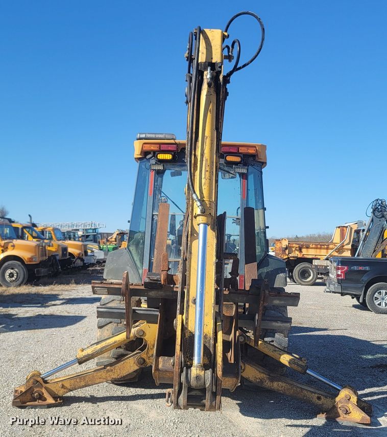 image for item JU9806 2002 John Deere 310SG  backhoe