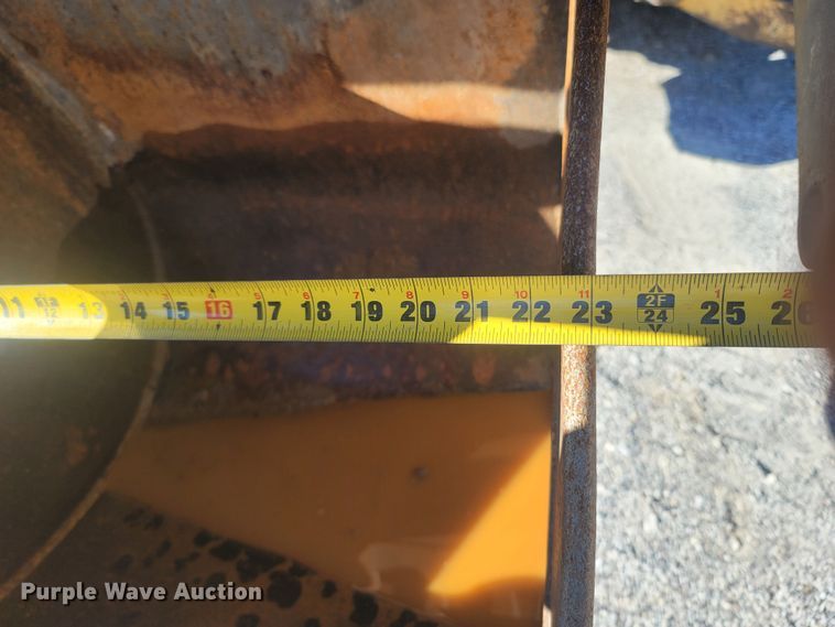 image for item JU9806 2002 John Deere 310SG  backhoe