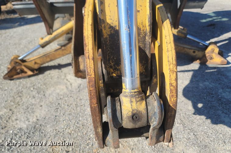 image for item JU9806 2002 John Deere 310SG  backhoe