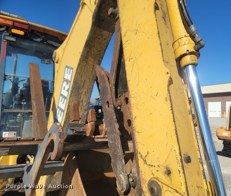 image for item JU9806 2002 John Deere 310SG  backhoe