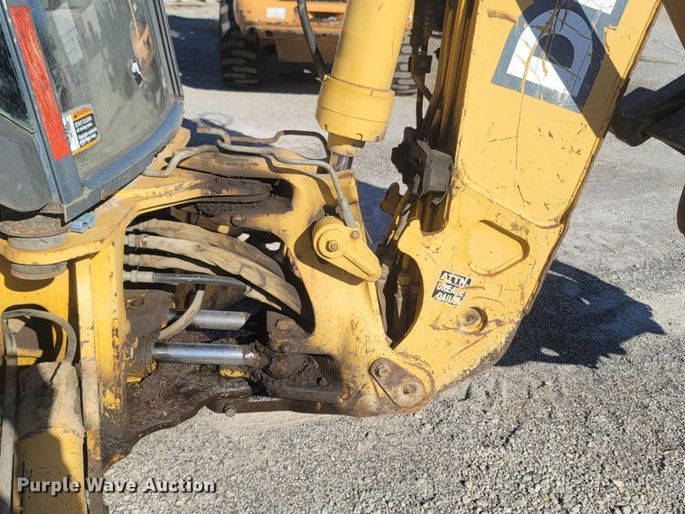 image for item JU9806 2002 John Deere 310SG  backhoe