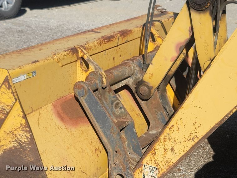 image for item JU9806 2002 John Deere 310SG  backhoe