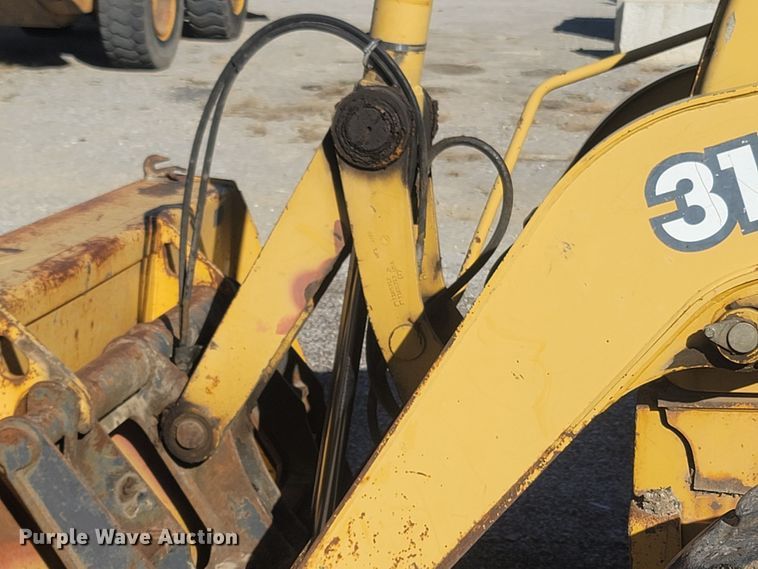 image for item JU9806 2002 John Deere 310SG  backhoe