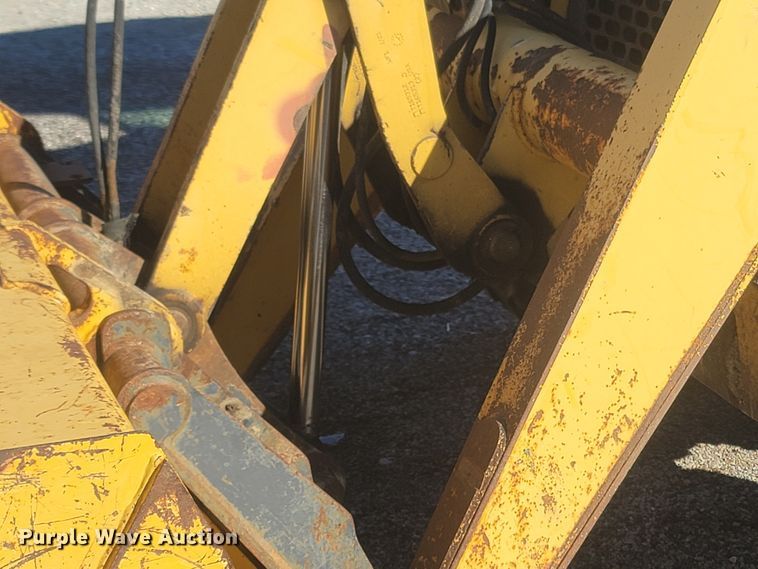 image for item JU9806 2002 John Deere 310SG  backhoe