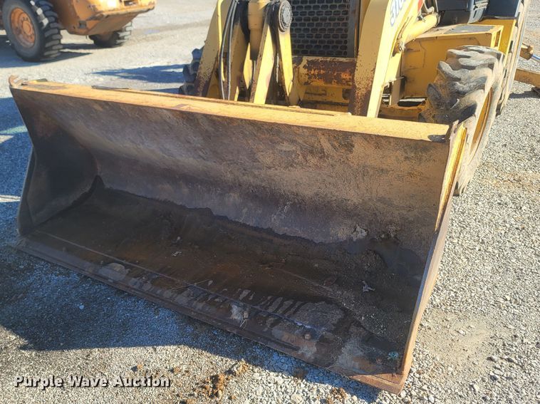 image for item JU9806 2002 John Deere 310SG  backhoe