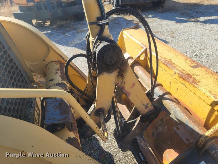 image for item JU9806 2002 John Deere 310SG  backhoe