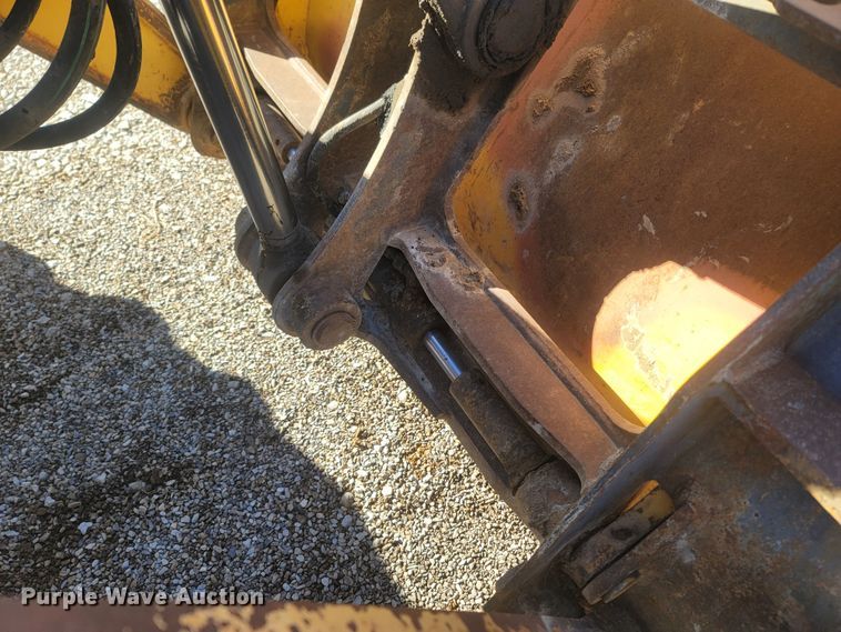 image for item JU9806 2002 John Deere 310SG  backhoe