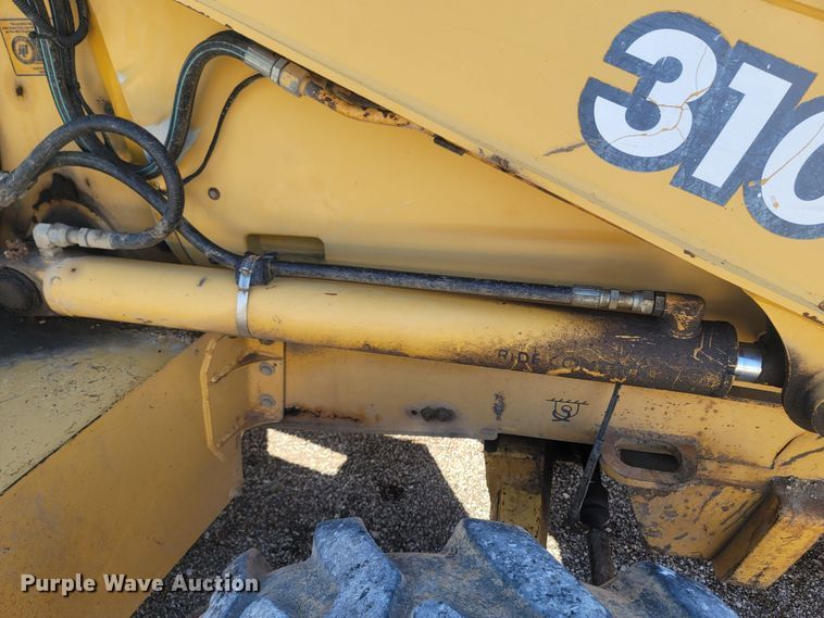 image for item JU9806 2002 John Deere 310SG  backhoe
