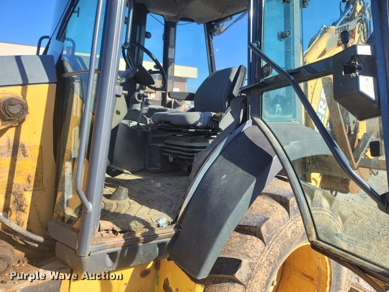 image for item JU9806 2002 John Deere 310SG  backhoe