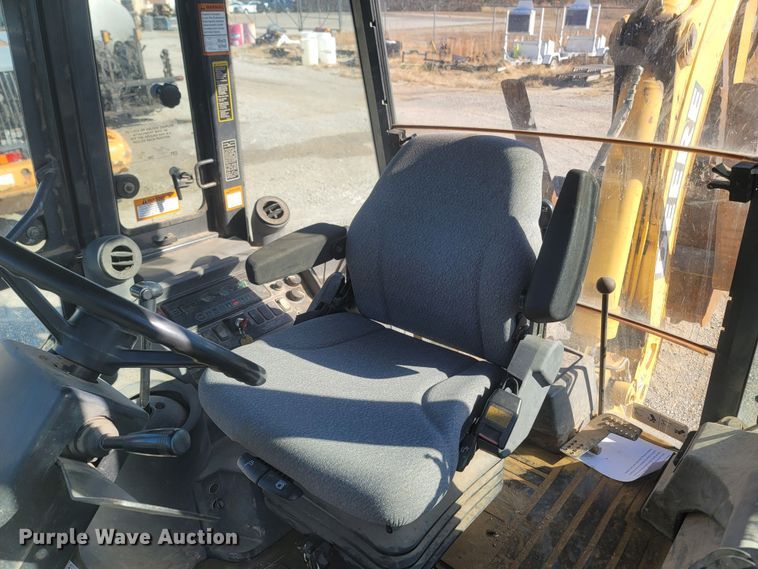 image for item JU9806 2002 John Deere 310SG  backhoe