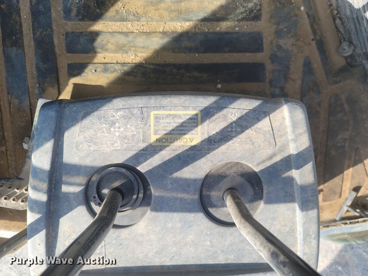 image for item JU9806 2002 John Deere 310SG  backhoe