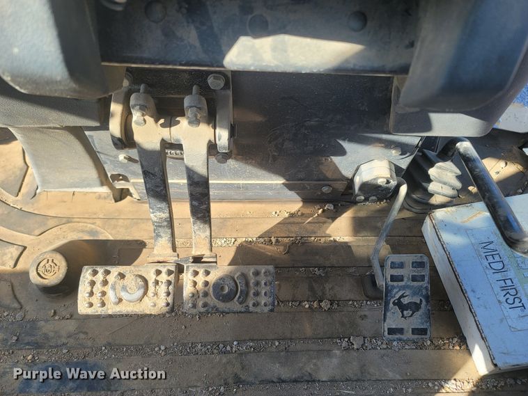 image for item JU9806 2002 John Deere 310SG  backhoe